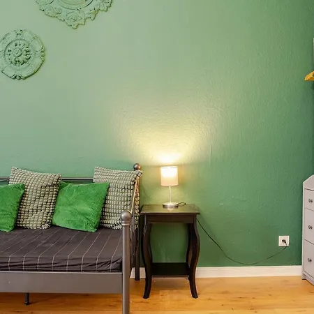 3-room Treptower Park Daire *