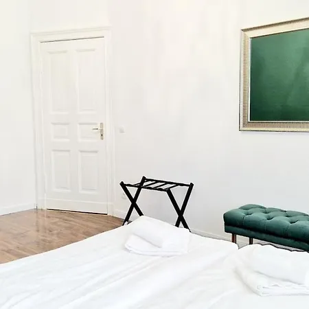 アパート 3-room Treptower Park ベルリン